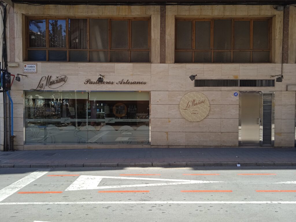 1716703564643-fachada-foglietti-56765-227
